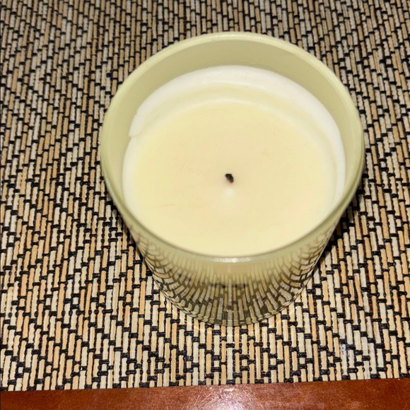 Invisible Post Scented Candle - Yellow - Picture 2 of 3